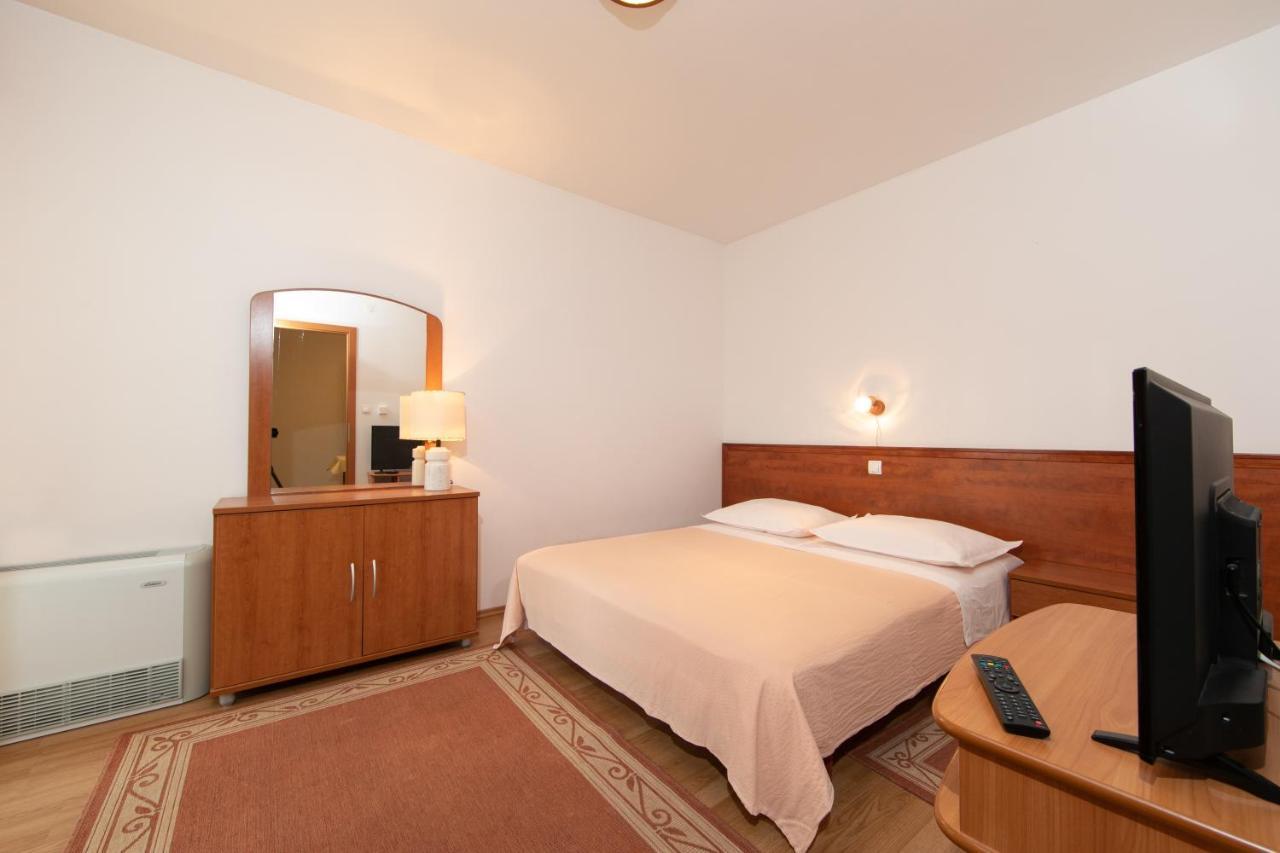 Apartmani Biser Tučepi Exterior foto