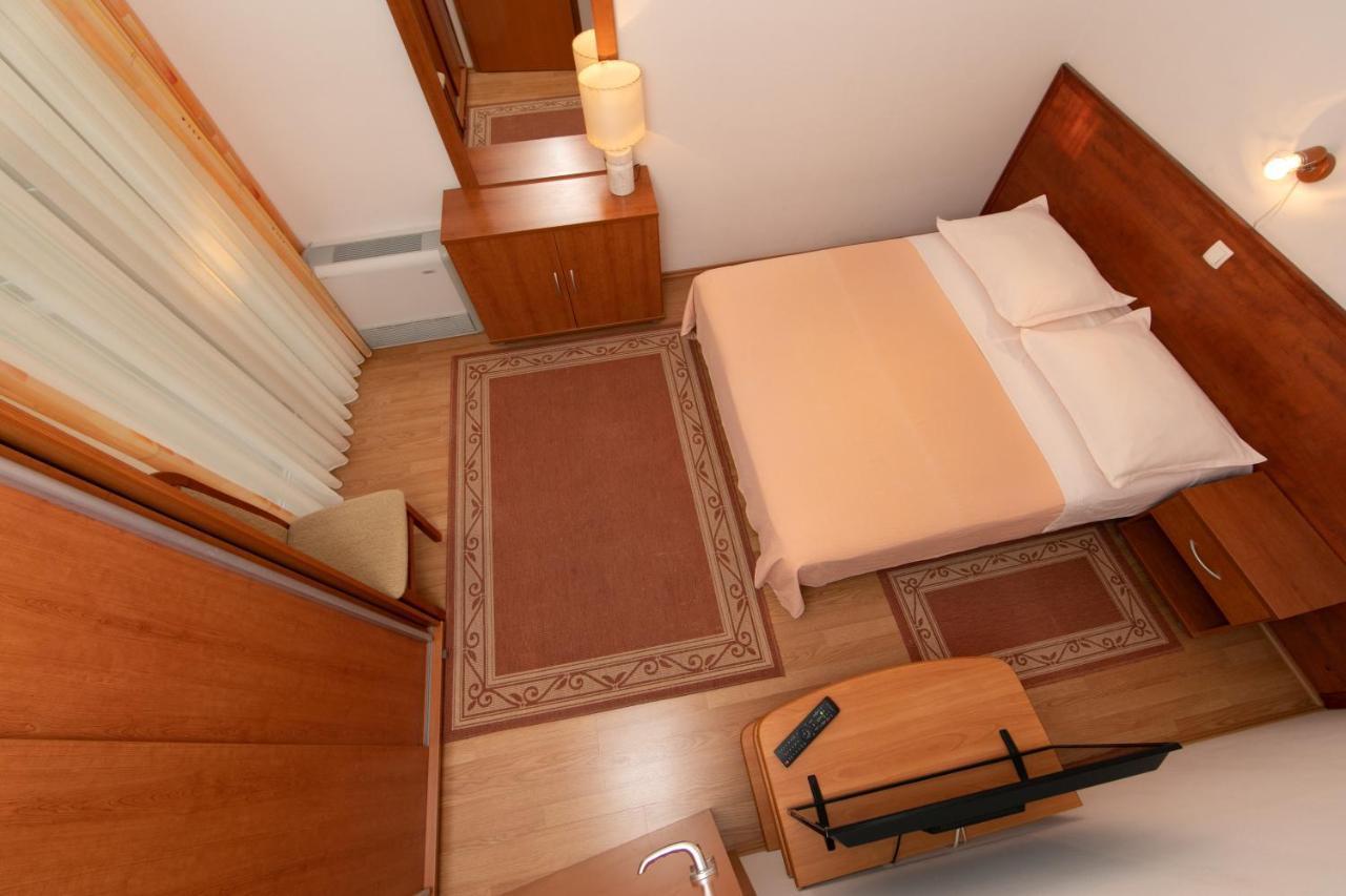 Apartmani Biser Tučepi Exterior foto